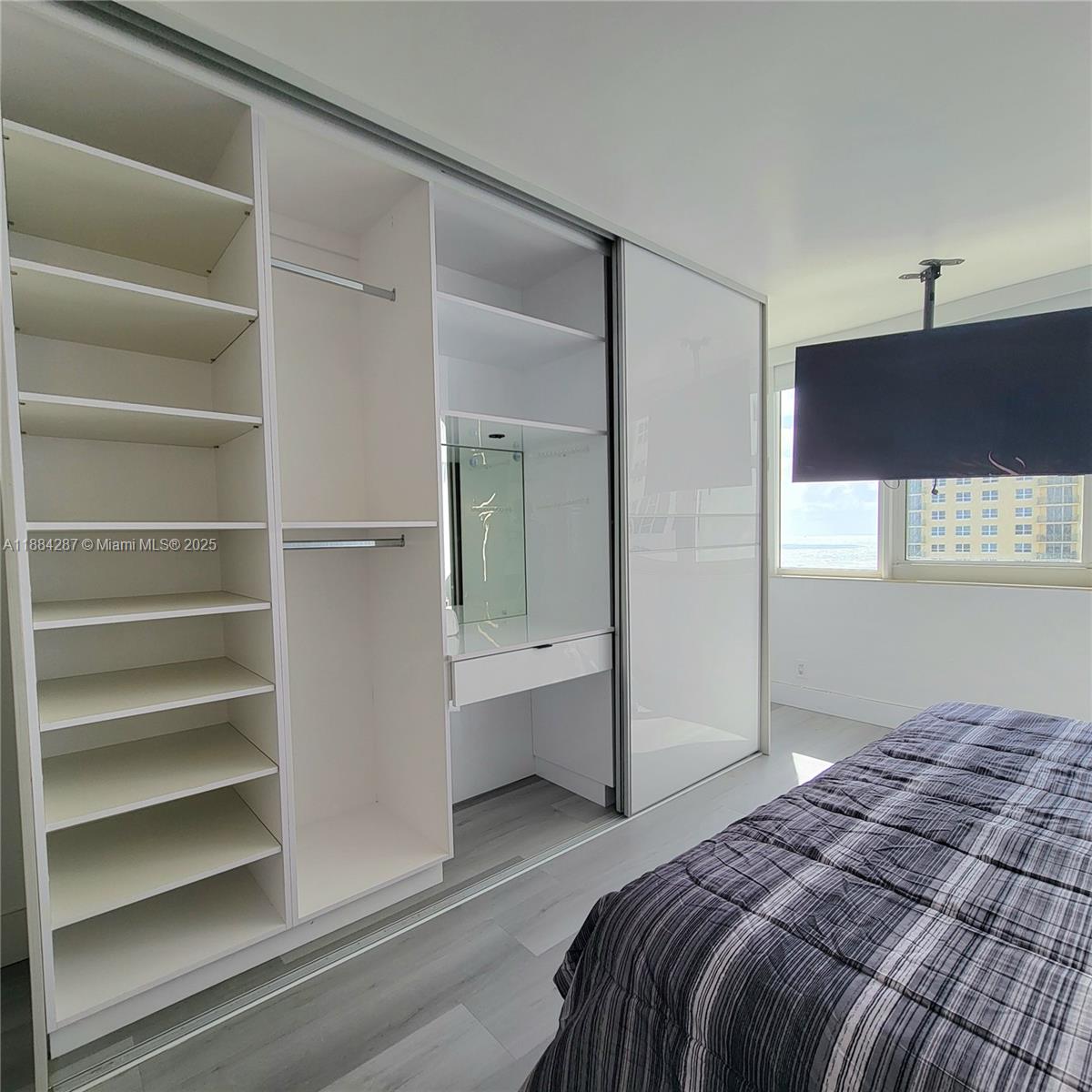 PARKER PLAZA CONDO ESTATE - Residential Lease