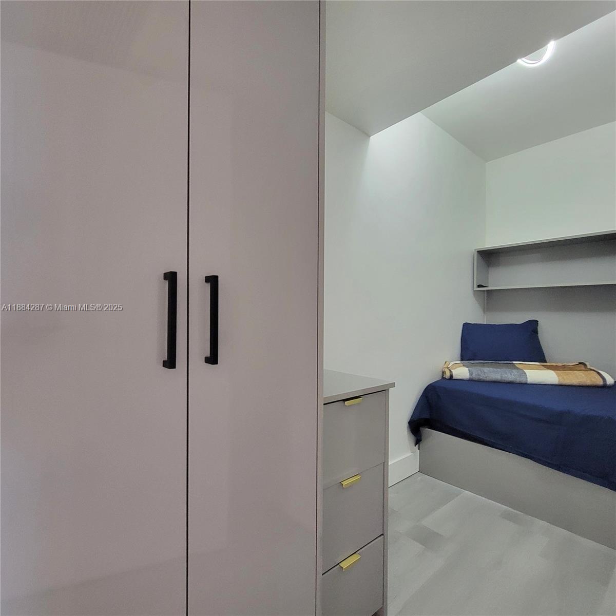 PARKER PLAZA CONDO ESTATE - Residential Lease