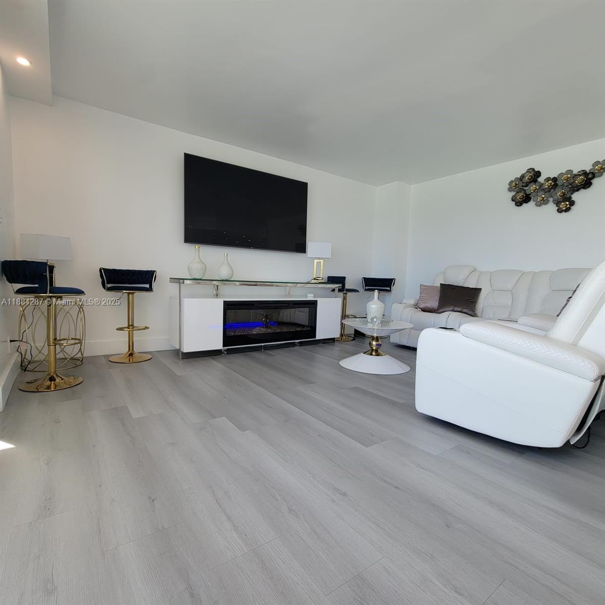 PARKER PLAZA CONDO ESTATE - Residential Lease