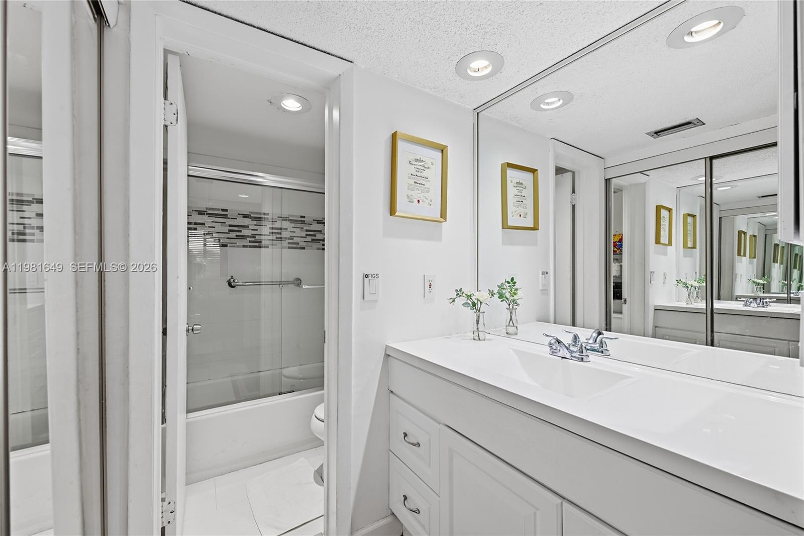 PARC VILLAGE CONDO - Residential Lease