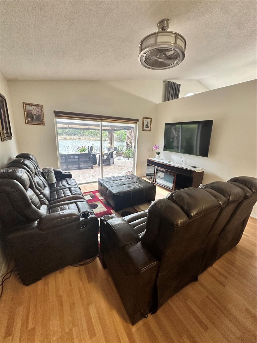 SILVER LAKES PHASE III - Residential