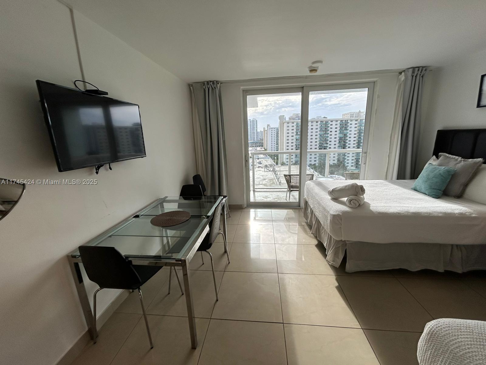 THE AVENTURA BEACH CLUB C - Residential