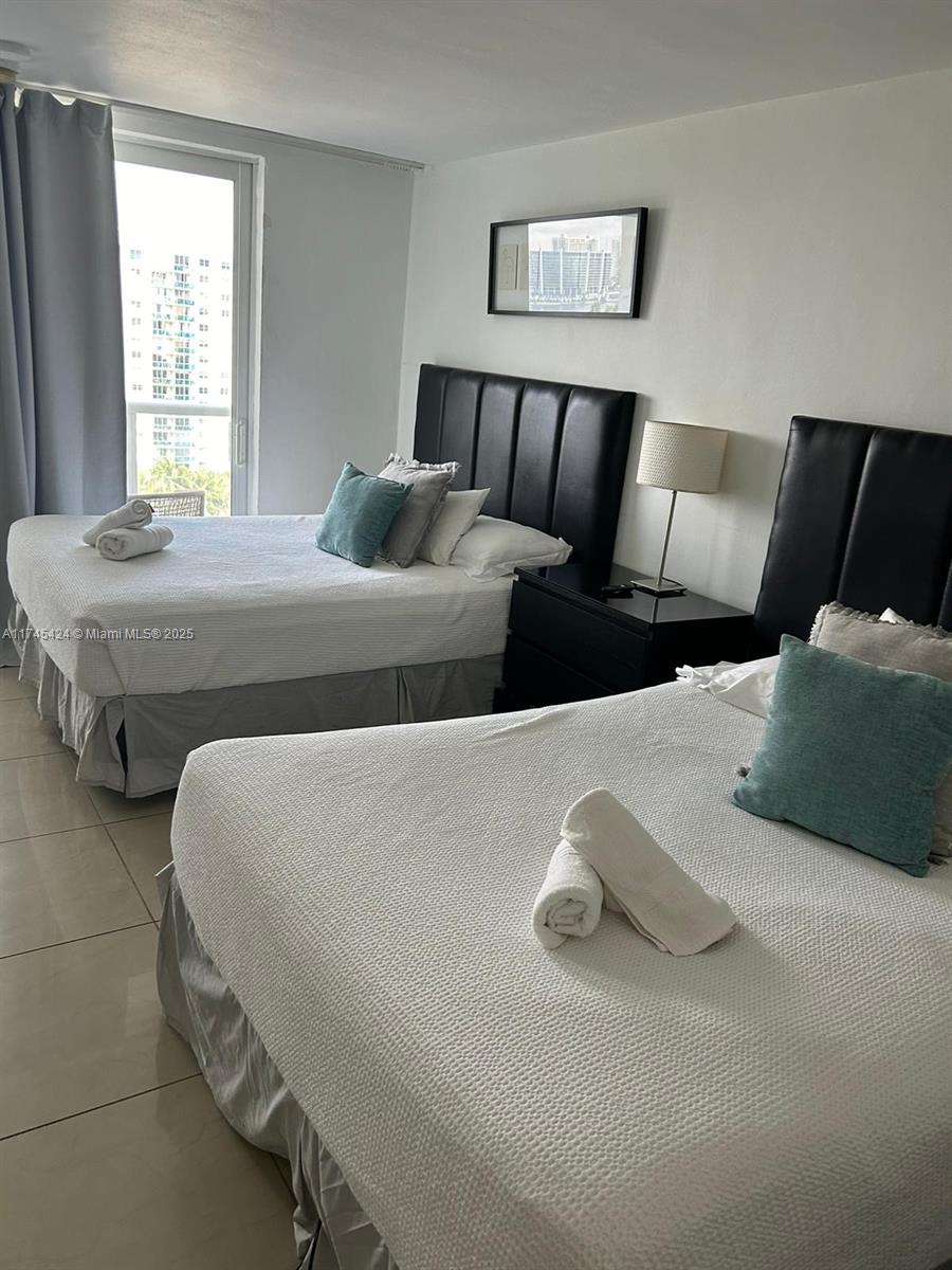 THE AVENTURA BEACH CLUB C - Residential
