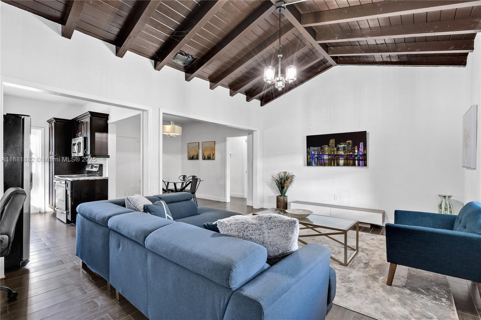 VEDADO - Residential Lease