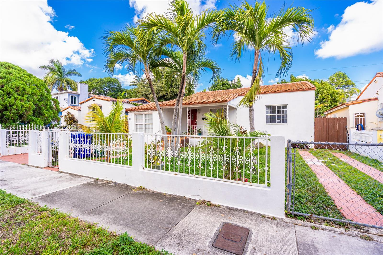 VEDADO - Residential Lease