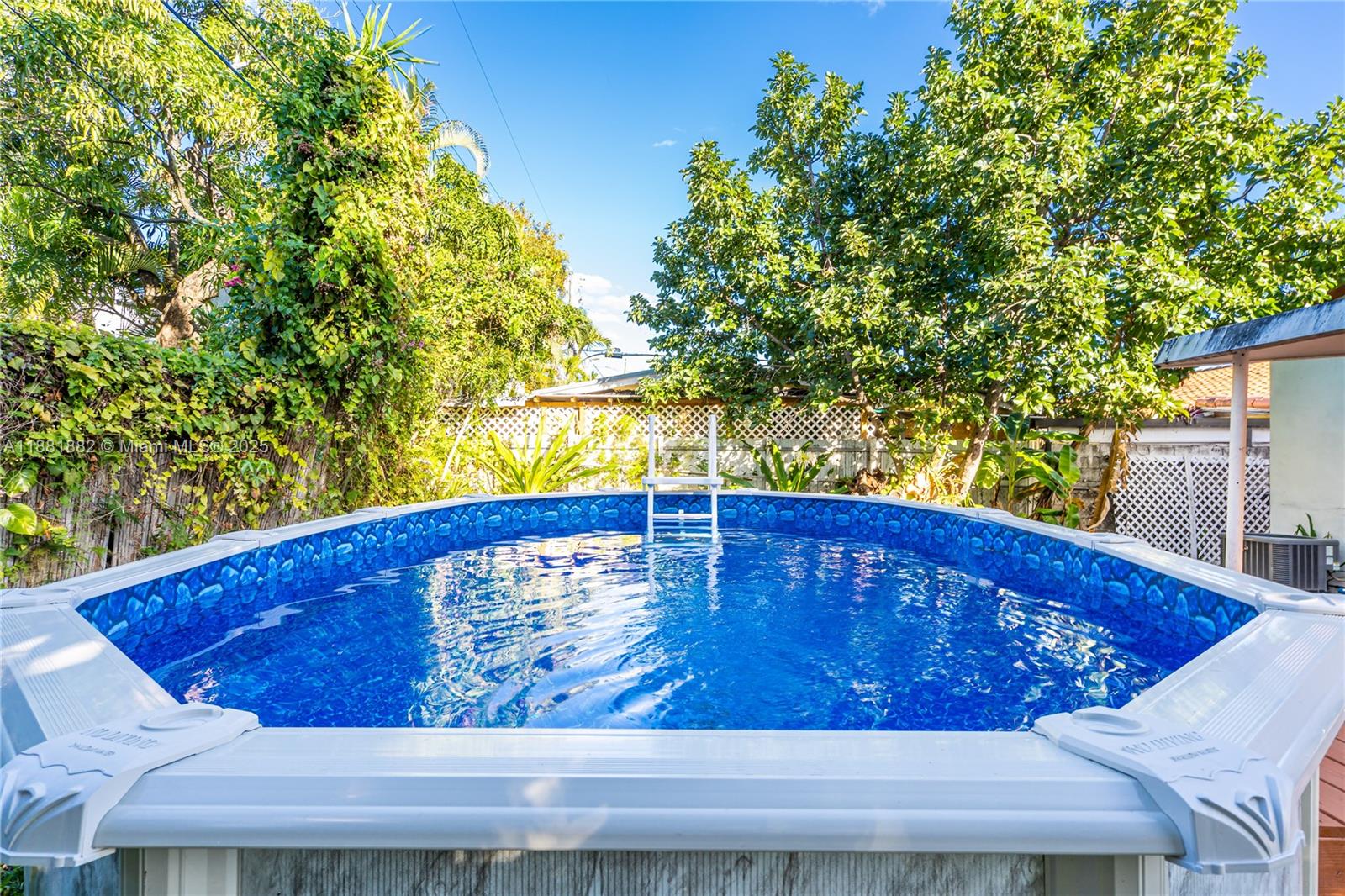VEDADO - Residential Lease