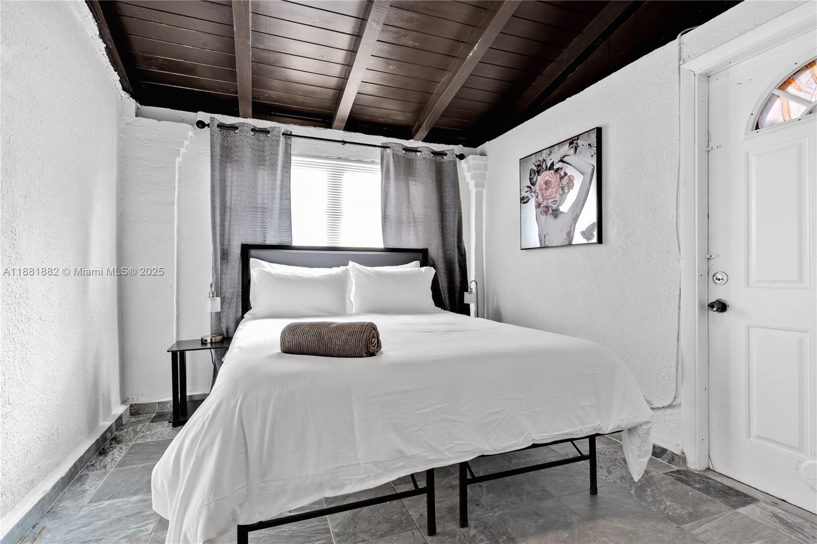 VEDADO - Residential Lease