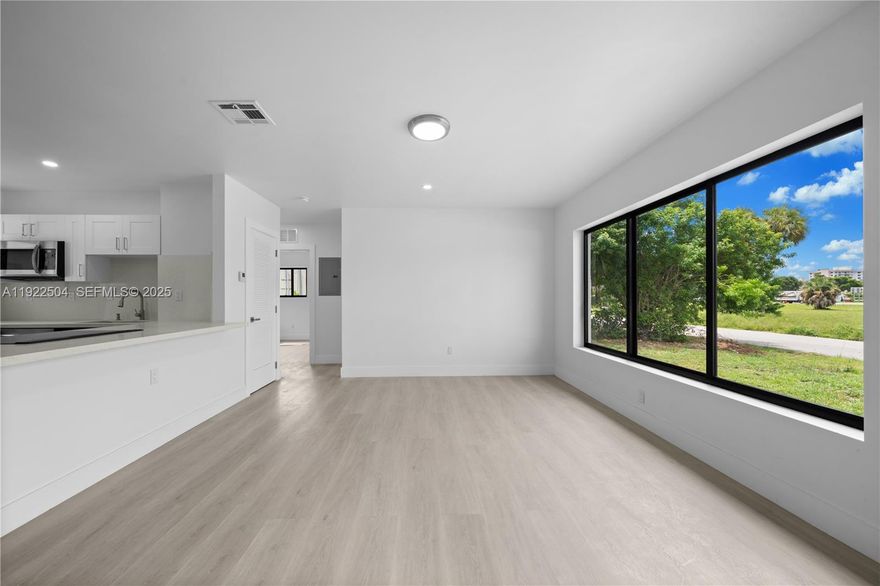 Stylishly renovated 5BR/3BA single-family with a sleek European kitchen—perfect for Airbnb or single Family home. Bright open layout, three modern baths, durable low-maintenance finishes, indoor laundry, and generous yard/parking. Turnkey and ready to host. Available to see from Dec 15