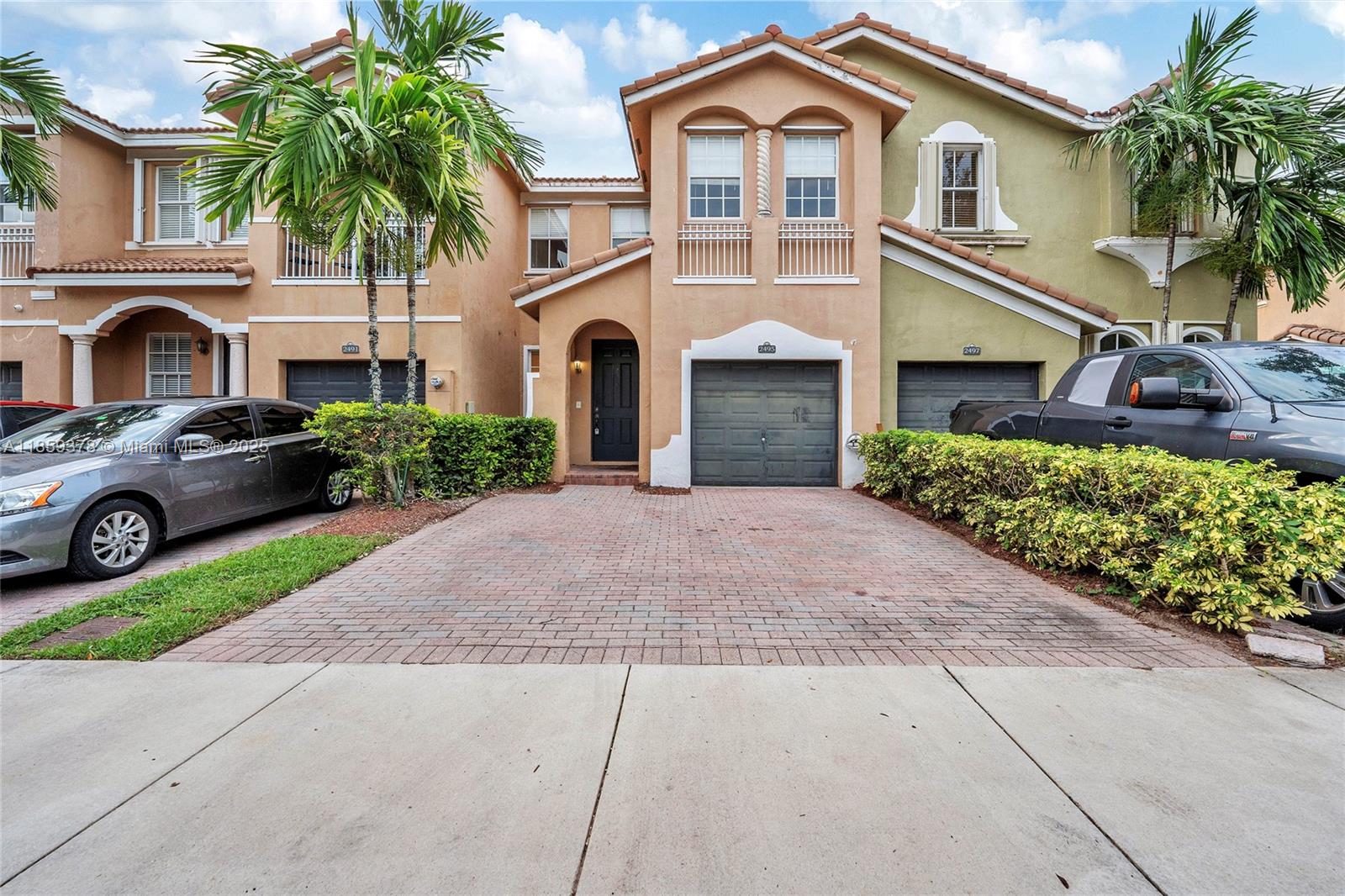Beautiful, huge 3 bedroom 2.5 bath unit with a WATER VIEW, in a gated community with large patio and attached garage. Unit contains a brand new AC unit, storage room, walk in closets and community amenities include pool, clubhouse with gym and BBQ area.
No HOA approvals required, some of the lowest HOA fees in the area which also include cable & internet. Unlike many smaller townhomes in the area, our floor plans are spacious and give off the feel of a true home.