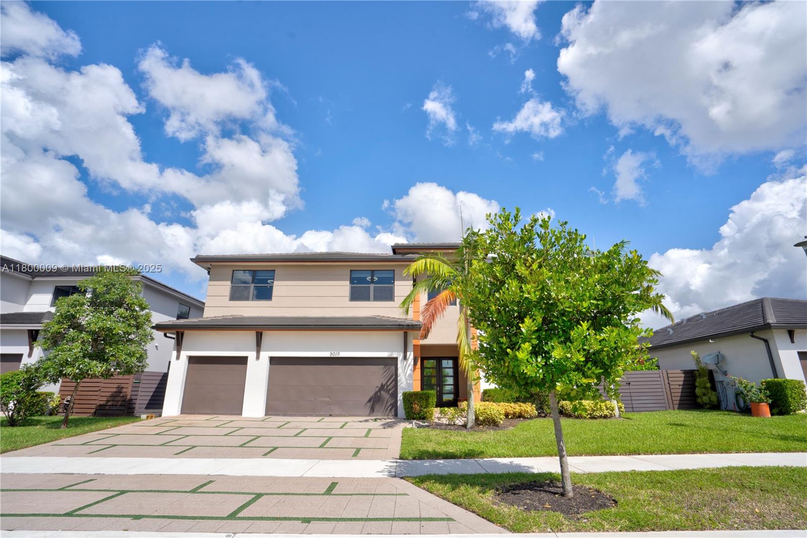 Property for Sale at 9015 Nw 161st Ter, Miami Lakes, Miami-Dade County, Florida - Bedrooms: 5 
Bathrooms: 5  - $1,610,000