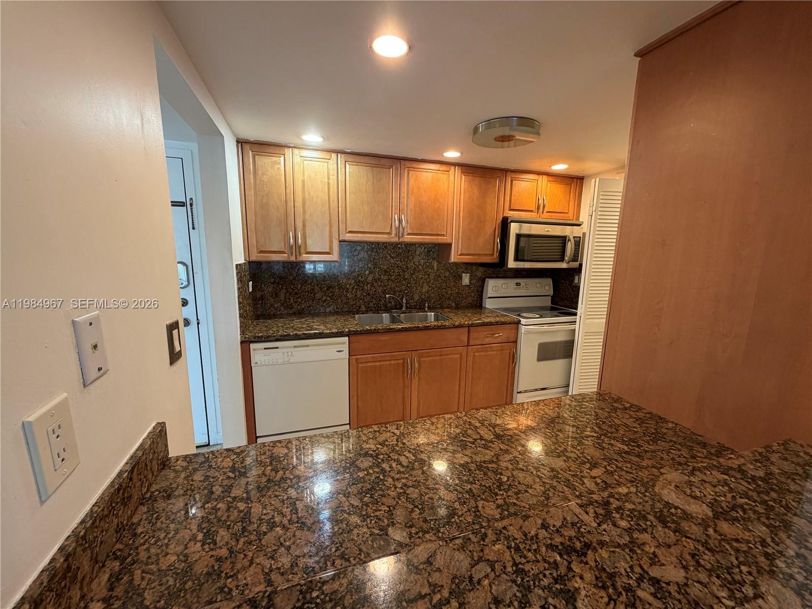 RACQUET CLUB 10 AT BONAVE - Residential Lease