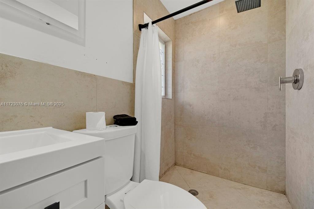 EDGEWATER ESTATES 1ST ADD - Residential Income