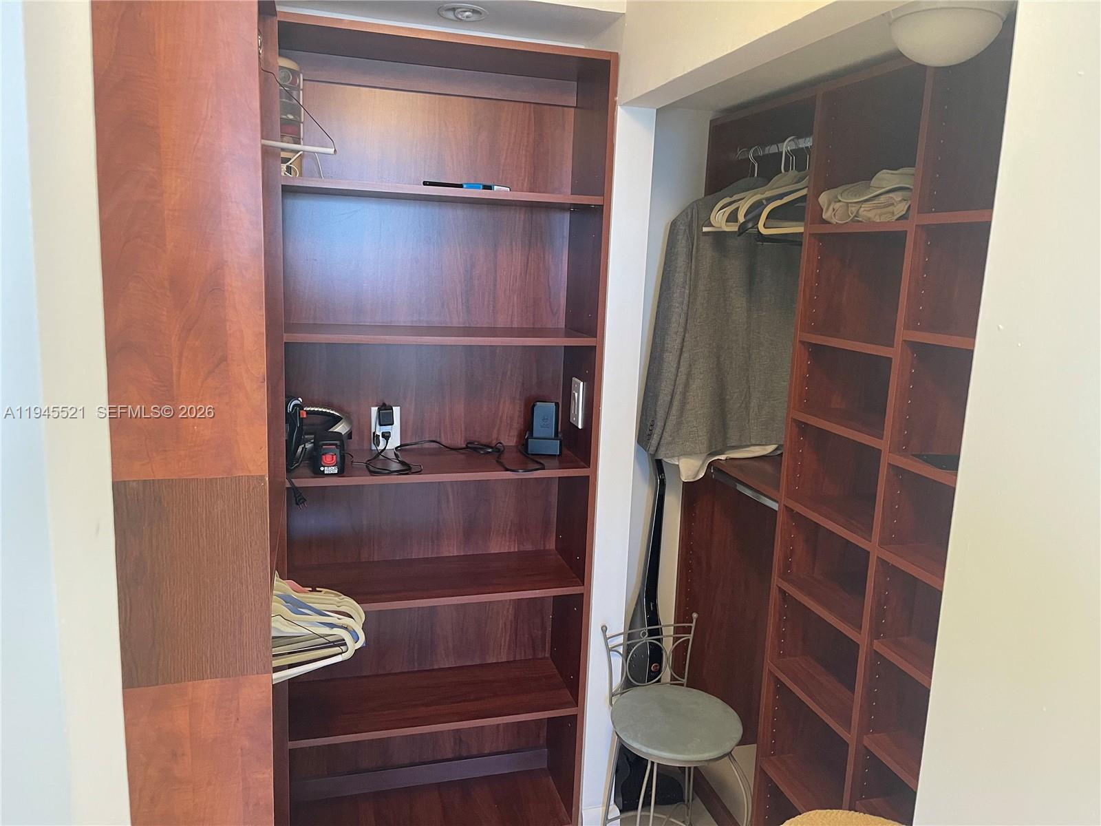 QUADOMAIN TOWER I AND IV - Residential