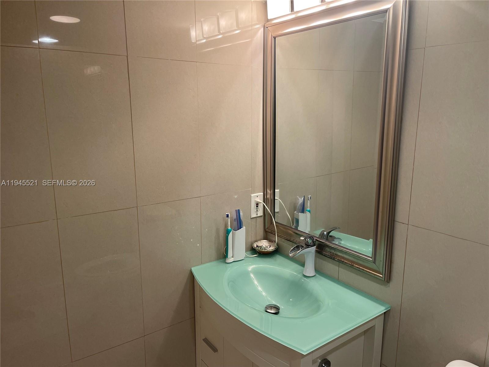 QUADOMAIN TOWER I AND IV - Residential