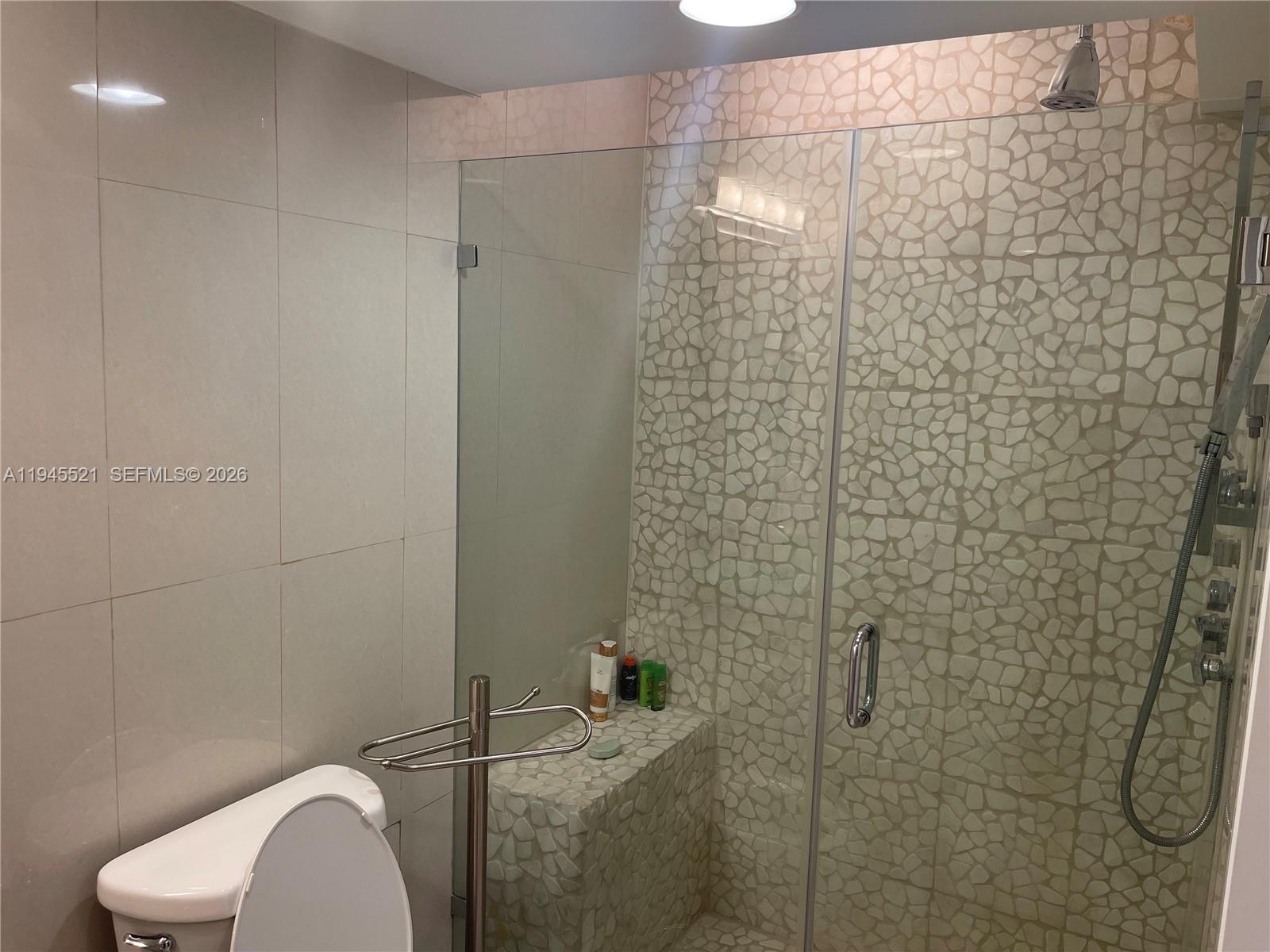 QUADOMAIN TOWER I AND IV - Residential