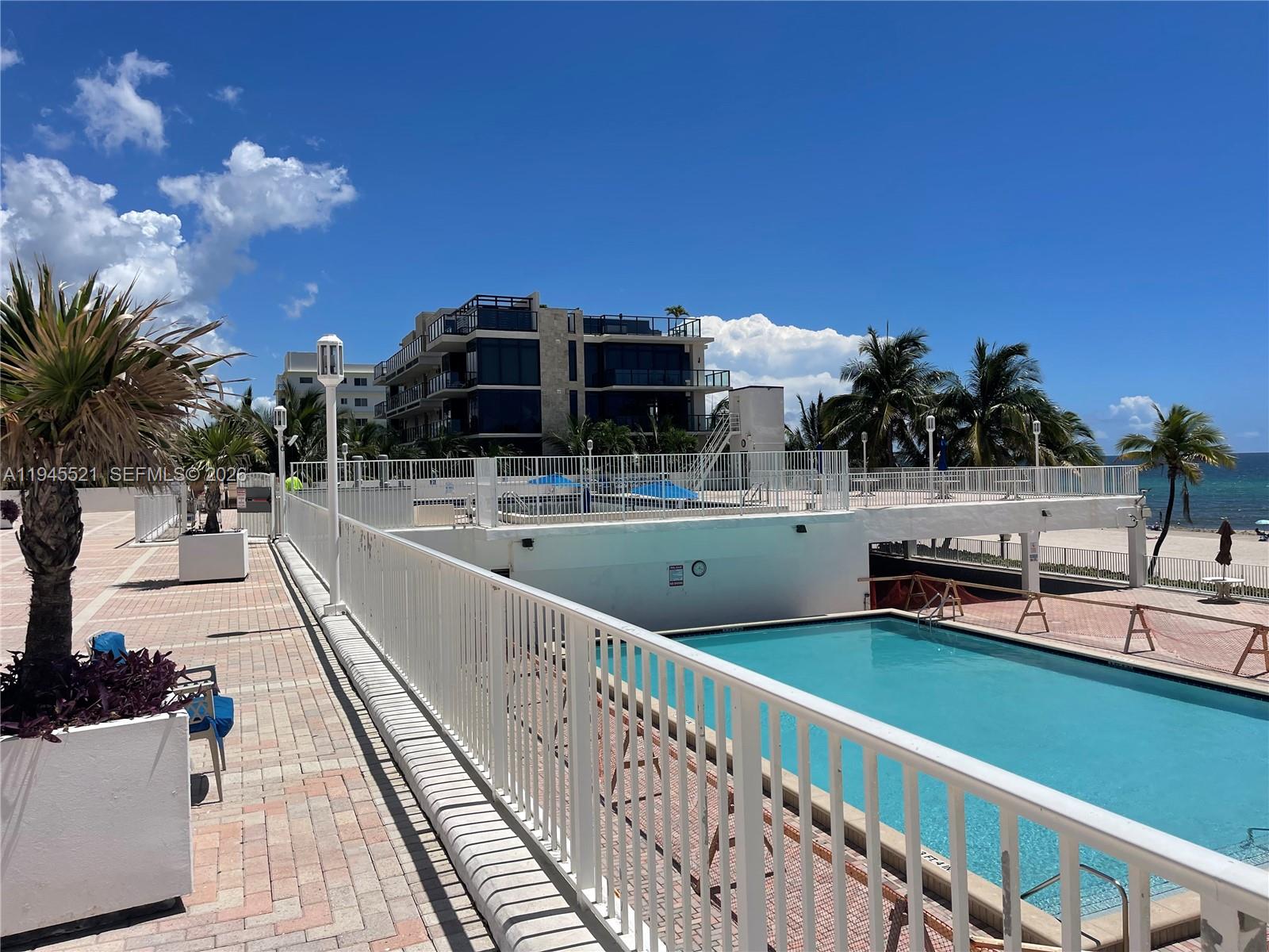 QUADOMAIN TOWER I AND IV - Residential