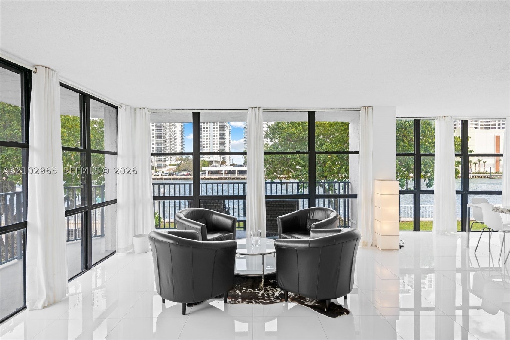 View photos, virtual tours, details... 800 Parkview Dr 221