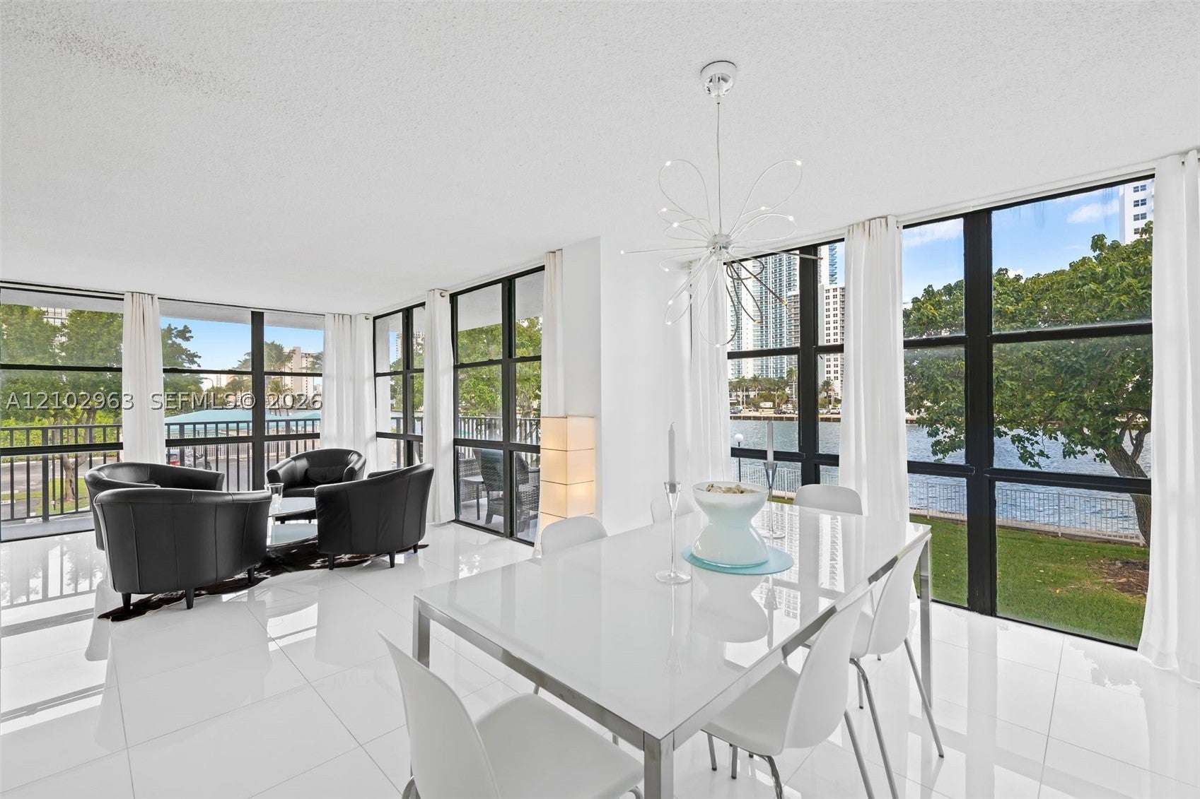 View photos, virtual tours, details... 800 Parkview Dr 221