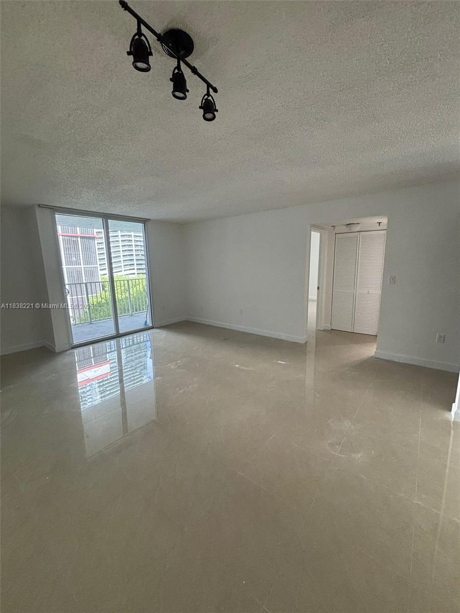 800 N Miami Ave E-605