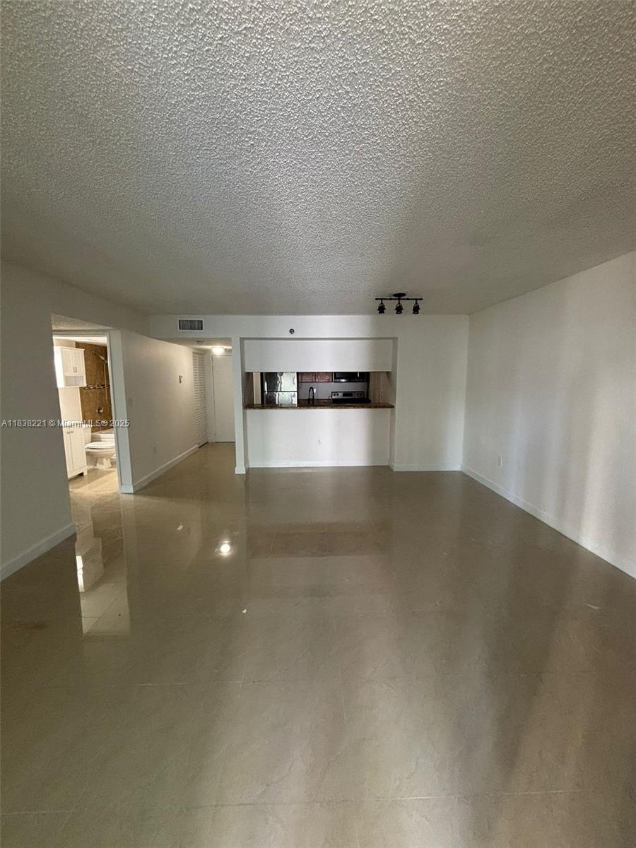 800 N Miami Ave E-605