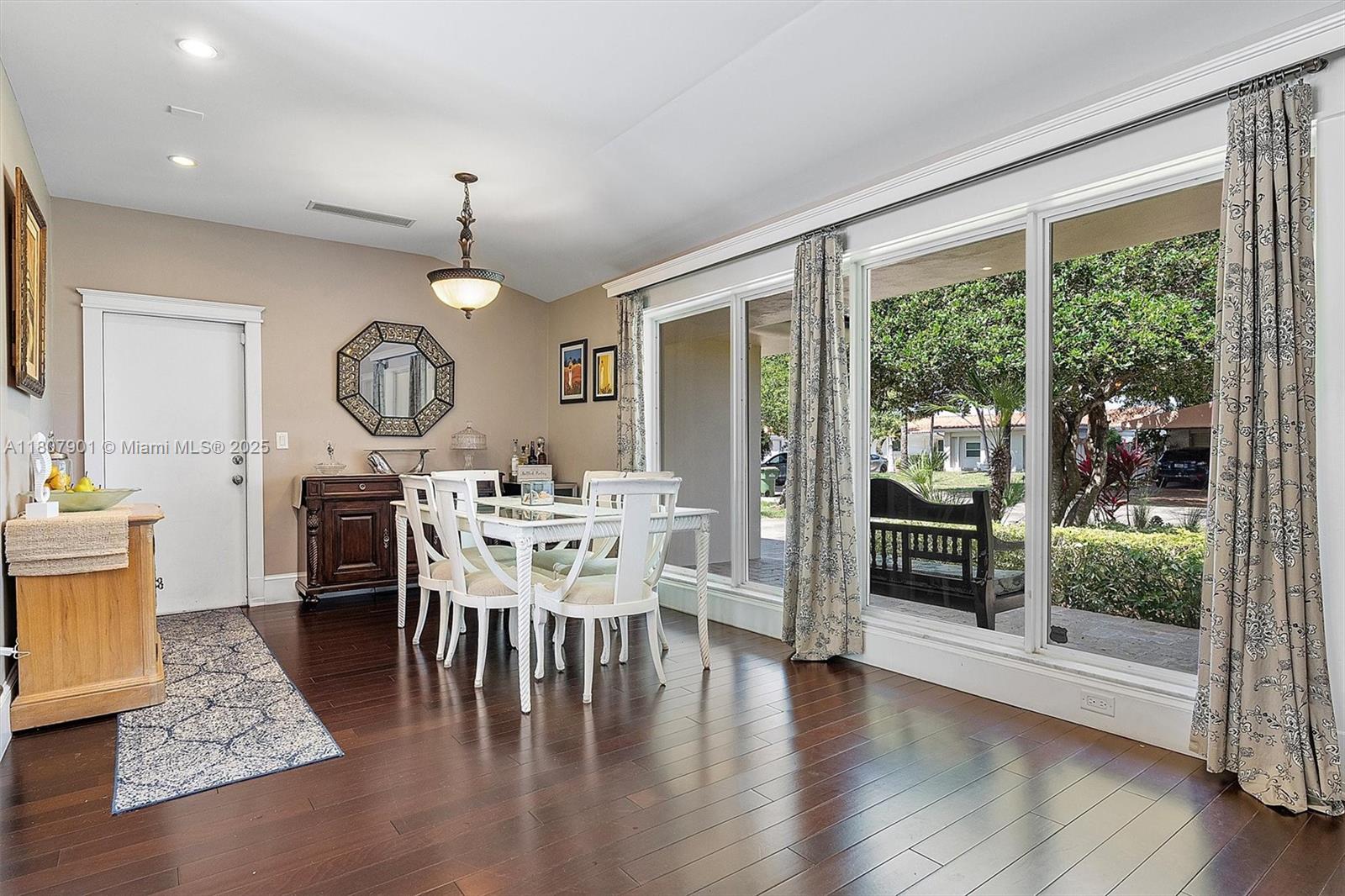 13105 Coronado Dr