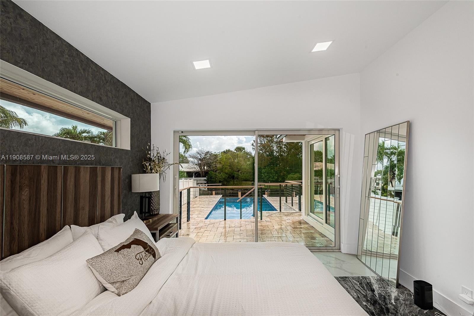 LAUDERDALE ISLES NO 2-BLK - Residential