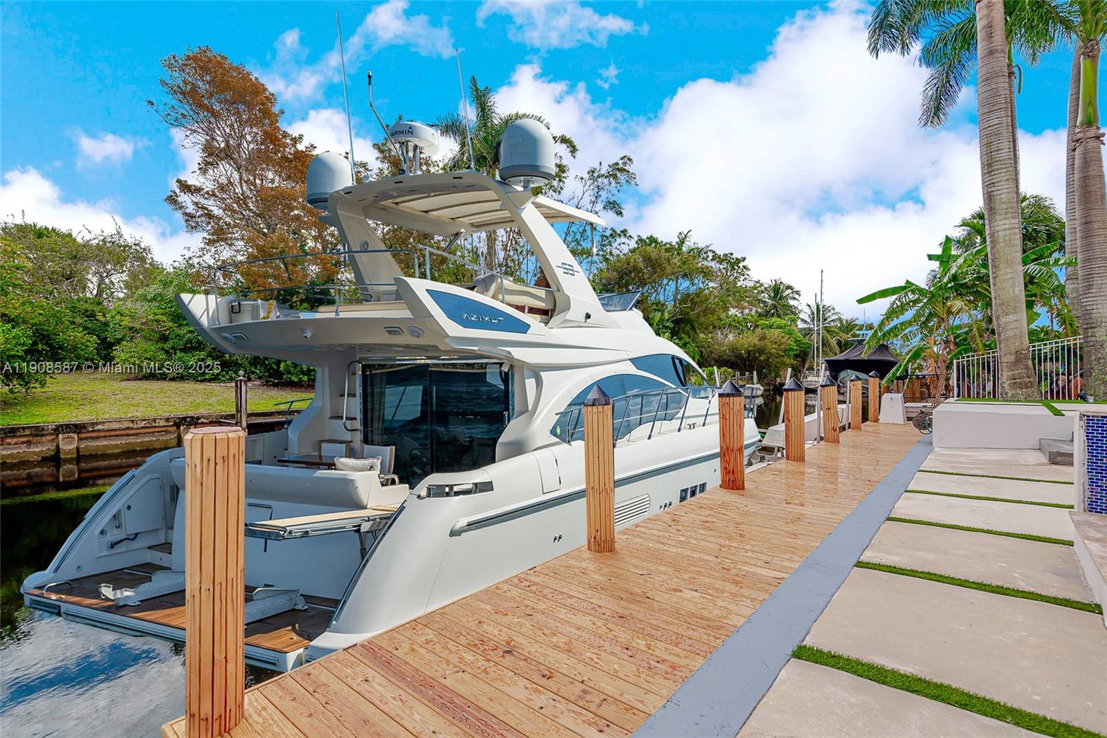 LAUDERDALE ISLES NO 2-BLK - Residential