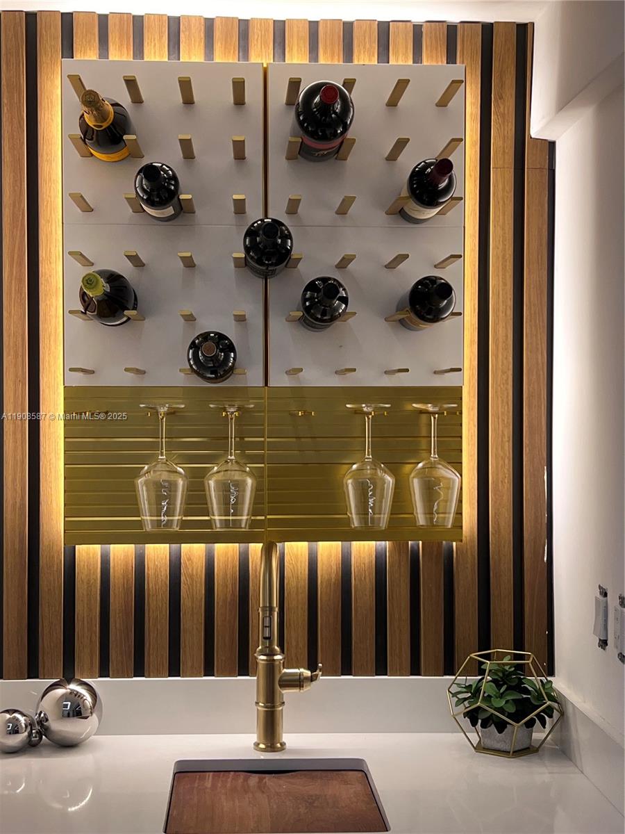 LAUDERDALE ISLES NO 2-BLK - Residential