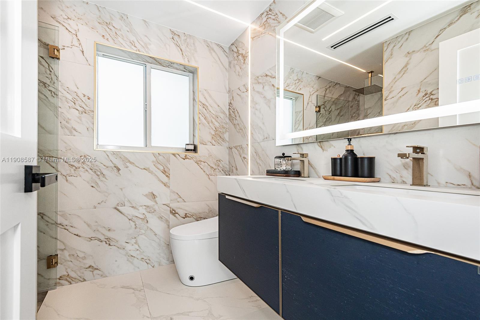 LAUDERDALE ISLES NO 2-BLK - Residential