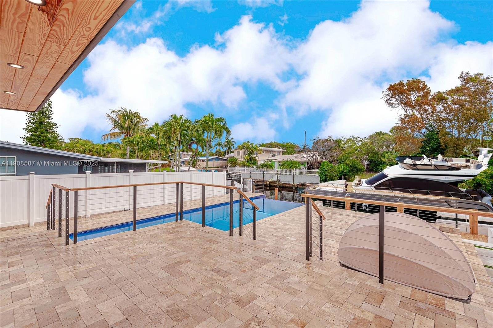 LAUDERDALE ISLES NO 2-BLK - Residential