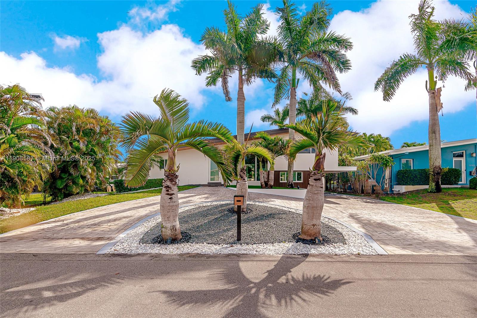 LAUDERDALE ISLES NO 2-BLK - Residential