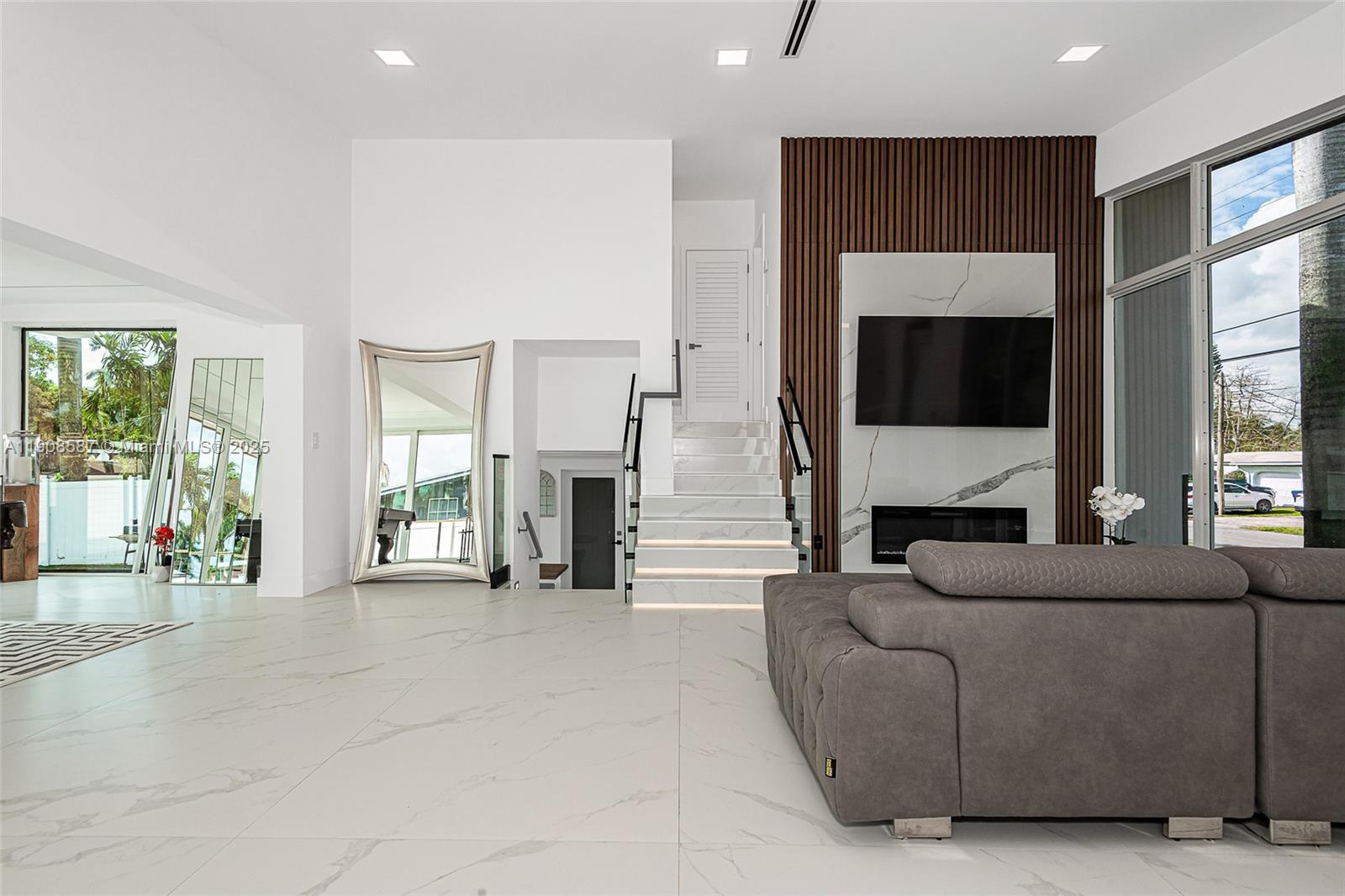 LAUDERDALE ISLES NO 2-BLK - Residential