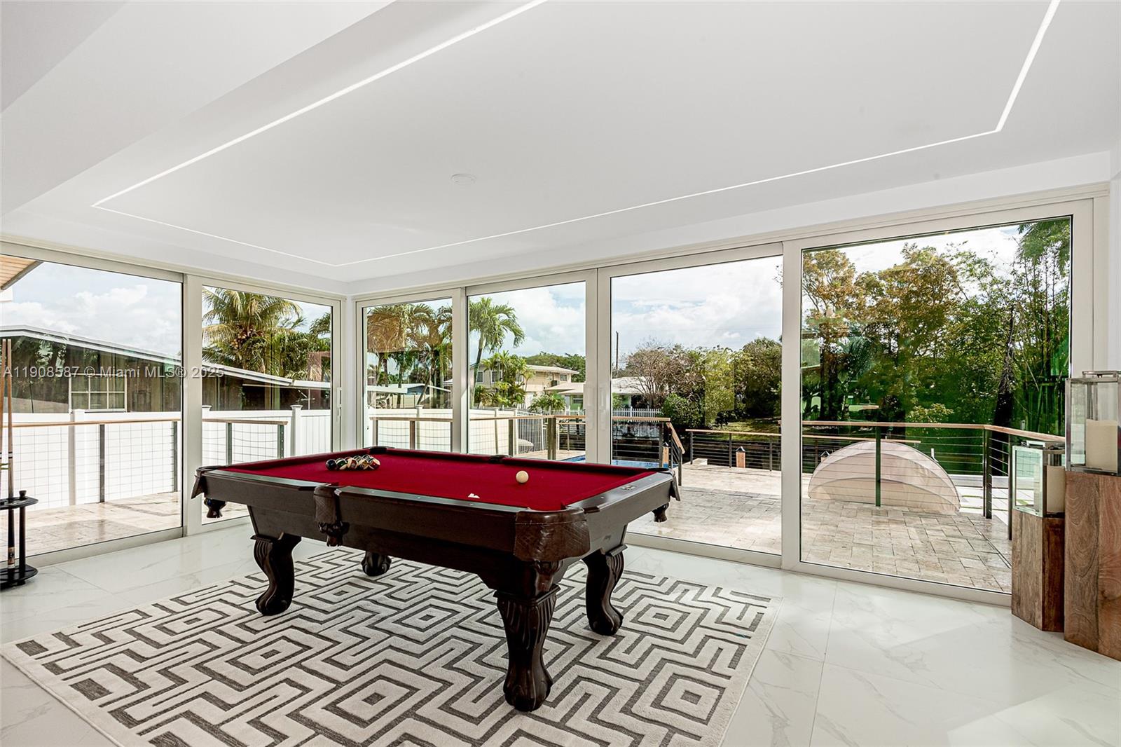 LAUDERDALE ISLES NO 2-BLK - Residential