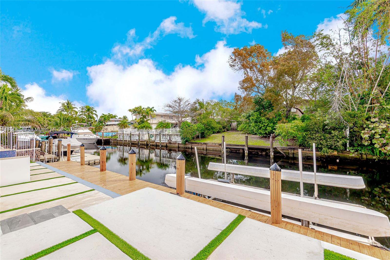 LAUDERDALE ISLES NO 2-BLK - Residential