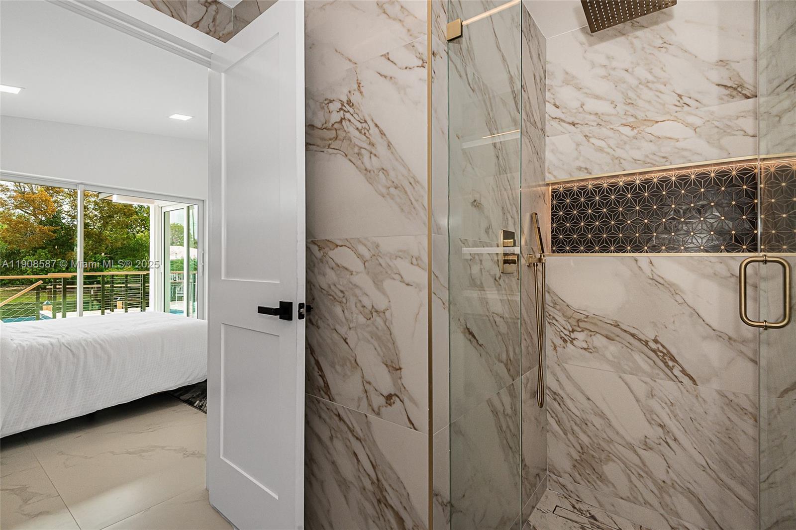 LAUDERDALE ISLES NO 2-BLK - Residential