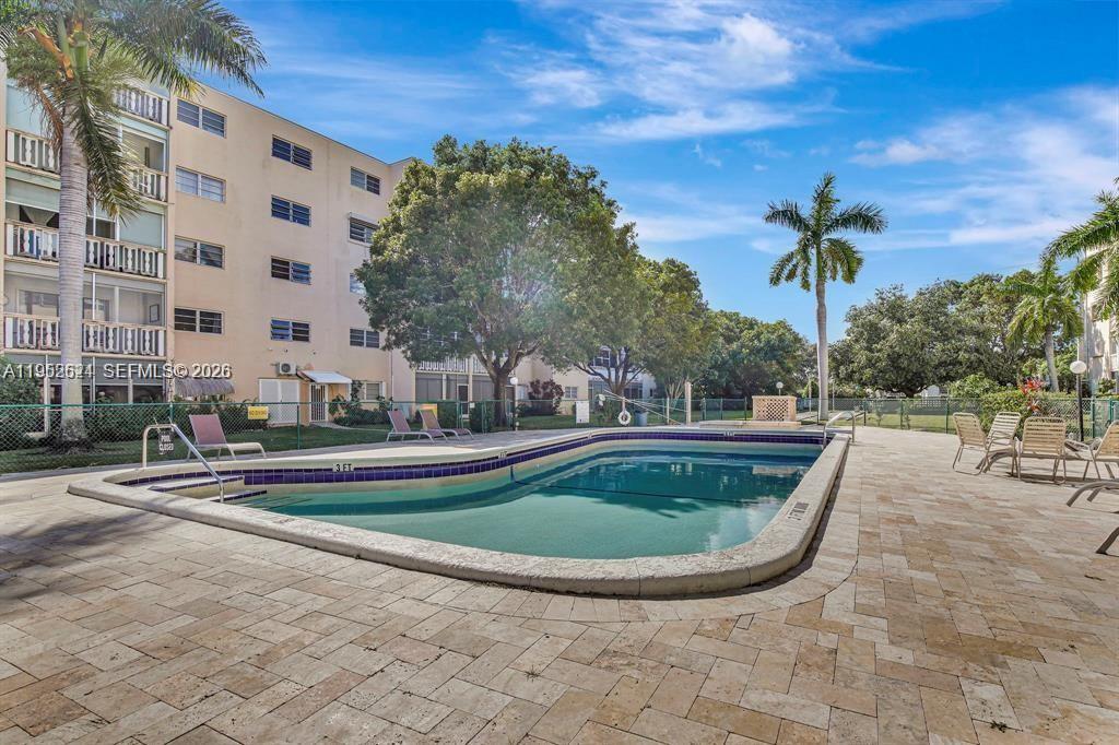 MEADOWBROOK TOWERS CONDO - Residential