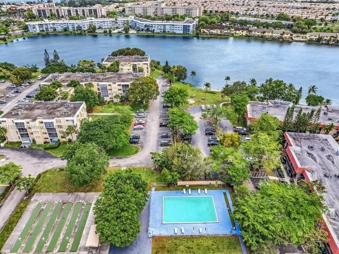 LAKE PARK CONDO NO 1 - BL - Residential