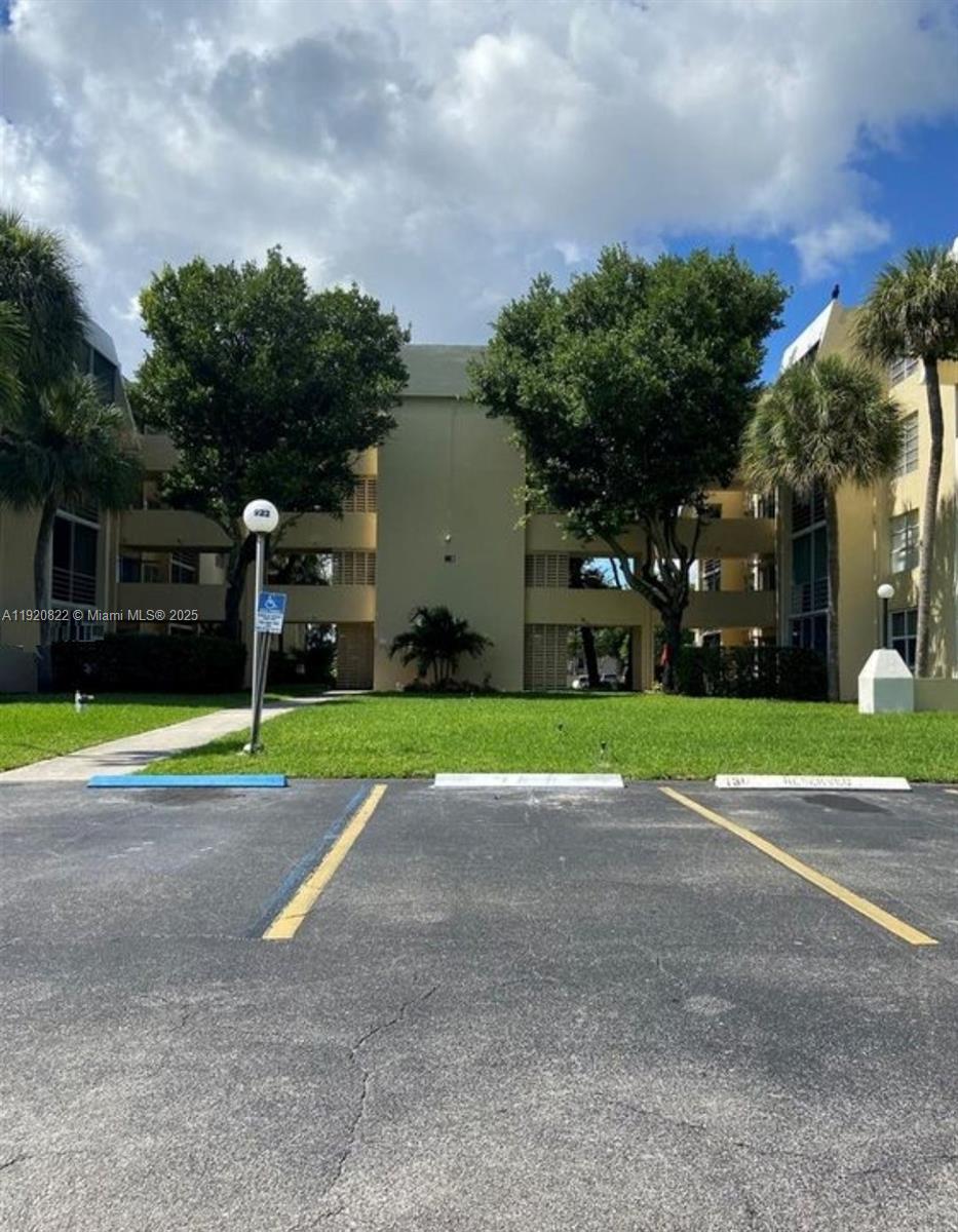 LAKE PARK CONDO NO 1 - BL - Residential