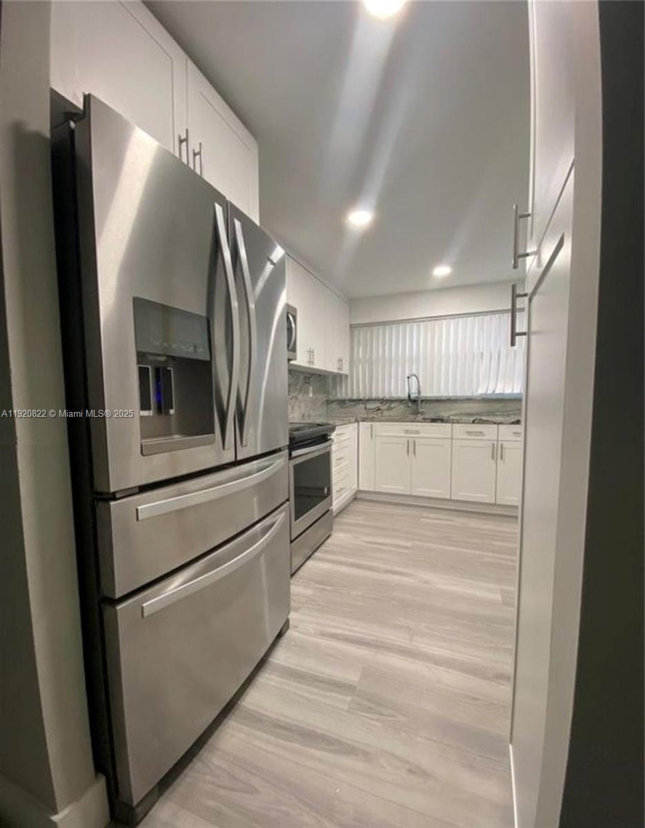 LAKE PARK CONDO NO 1 - BL - Residential