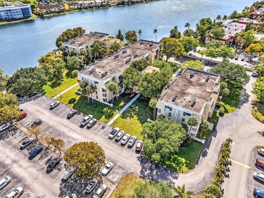 LAKE PARK CONDO NO 1 - BL - Residential