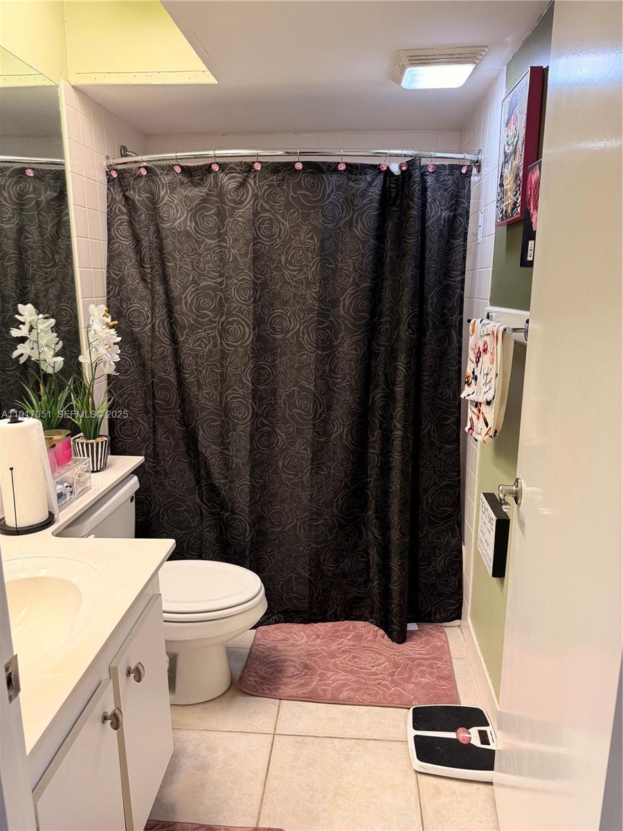 KEYS GATE CONDO NO ONE - Residential