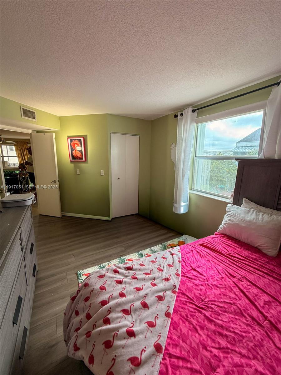 KEYS GATE CONDO NO ONE - Residential