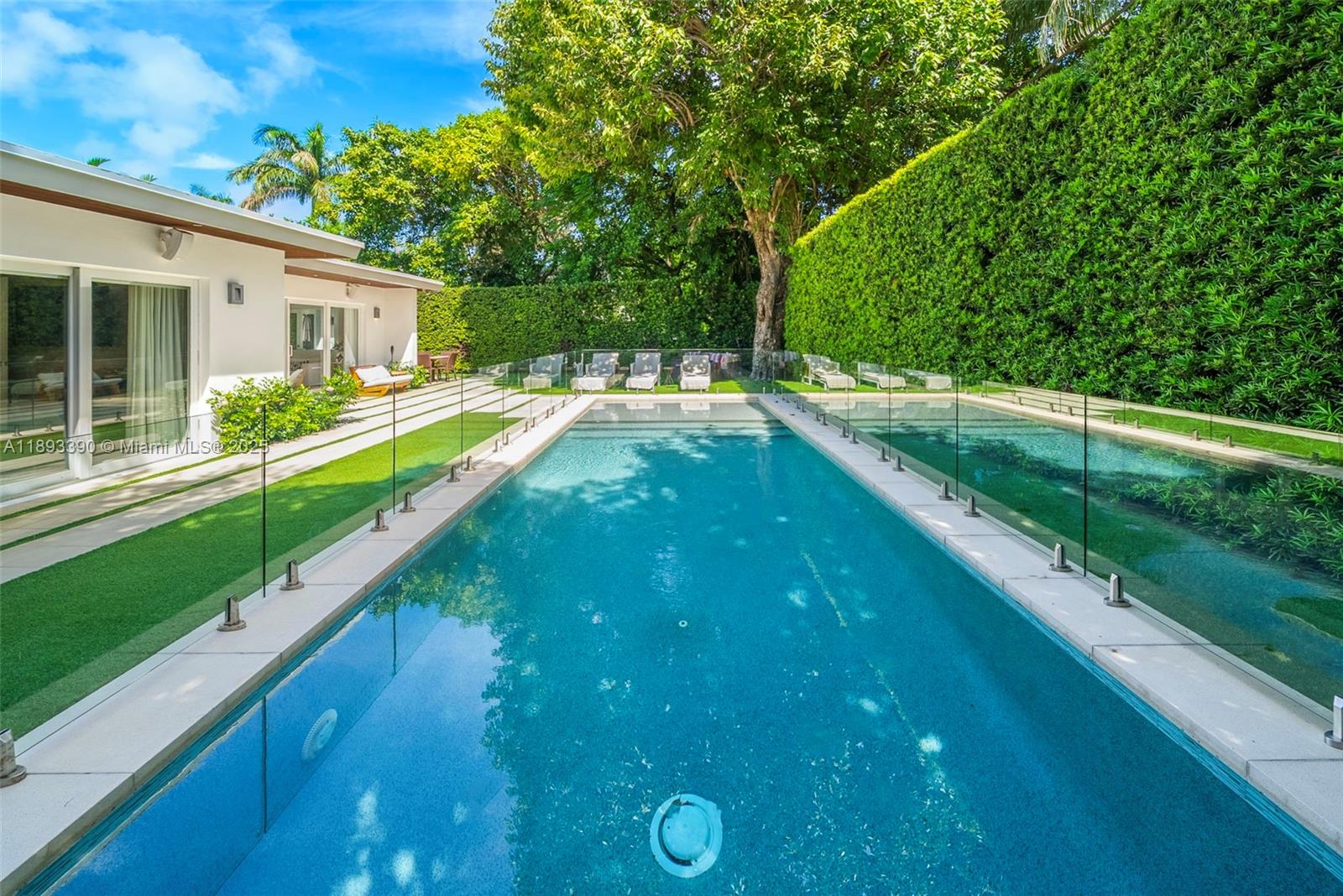 LA GORCE GOLF SUB - Residential Lease