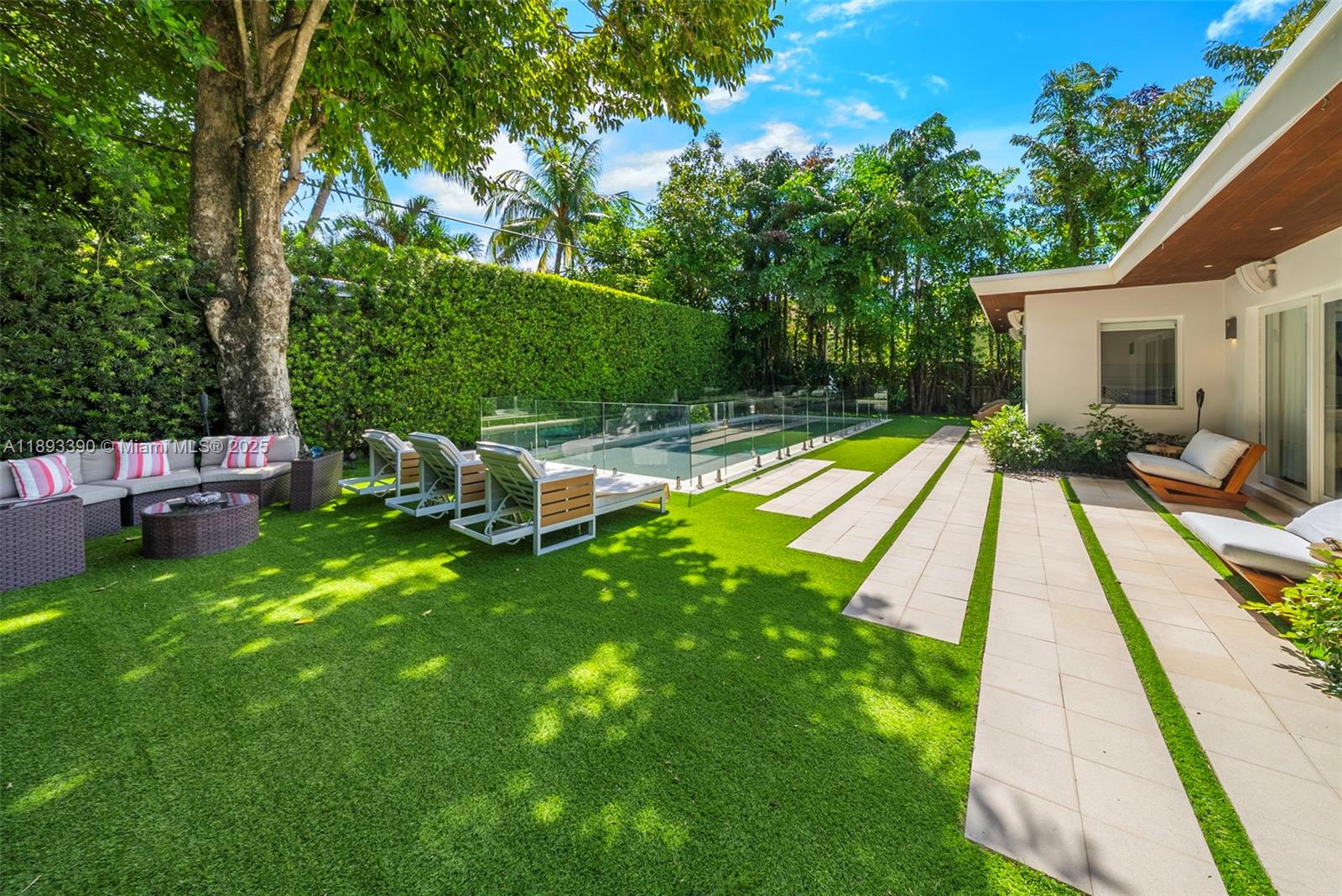 LA GORCE GOLF SUB - Residential Lease