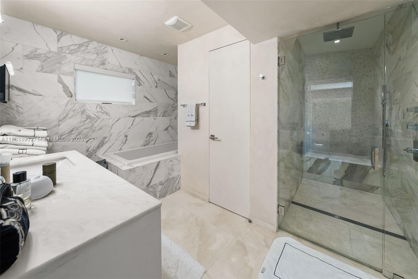 LA GORCE GOLF SUB - Residential Lease