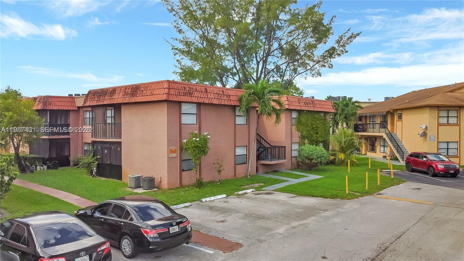 LAGO GRANDE CONDO THREE B - Residential