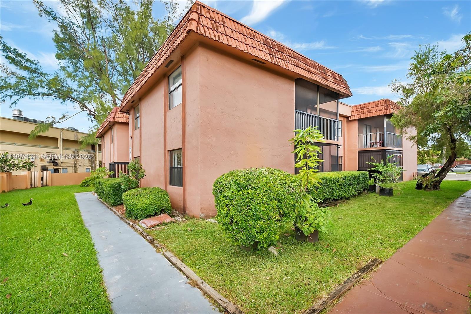 LAGO GRANDE CONDO THREE B - Residential