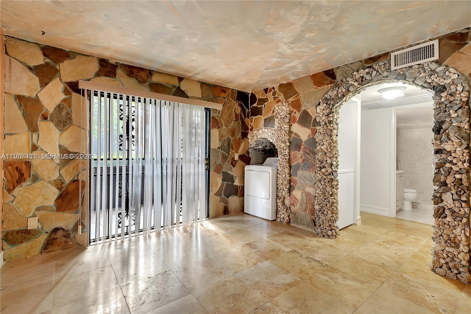 LAGO GRANDE CONDO THREE B - Residential