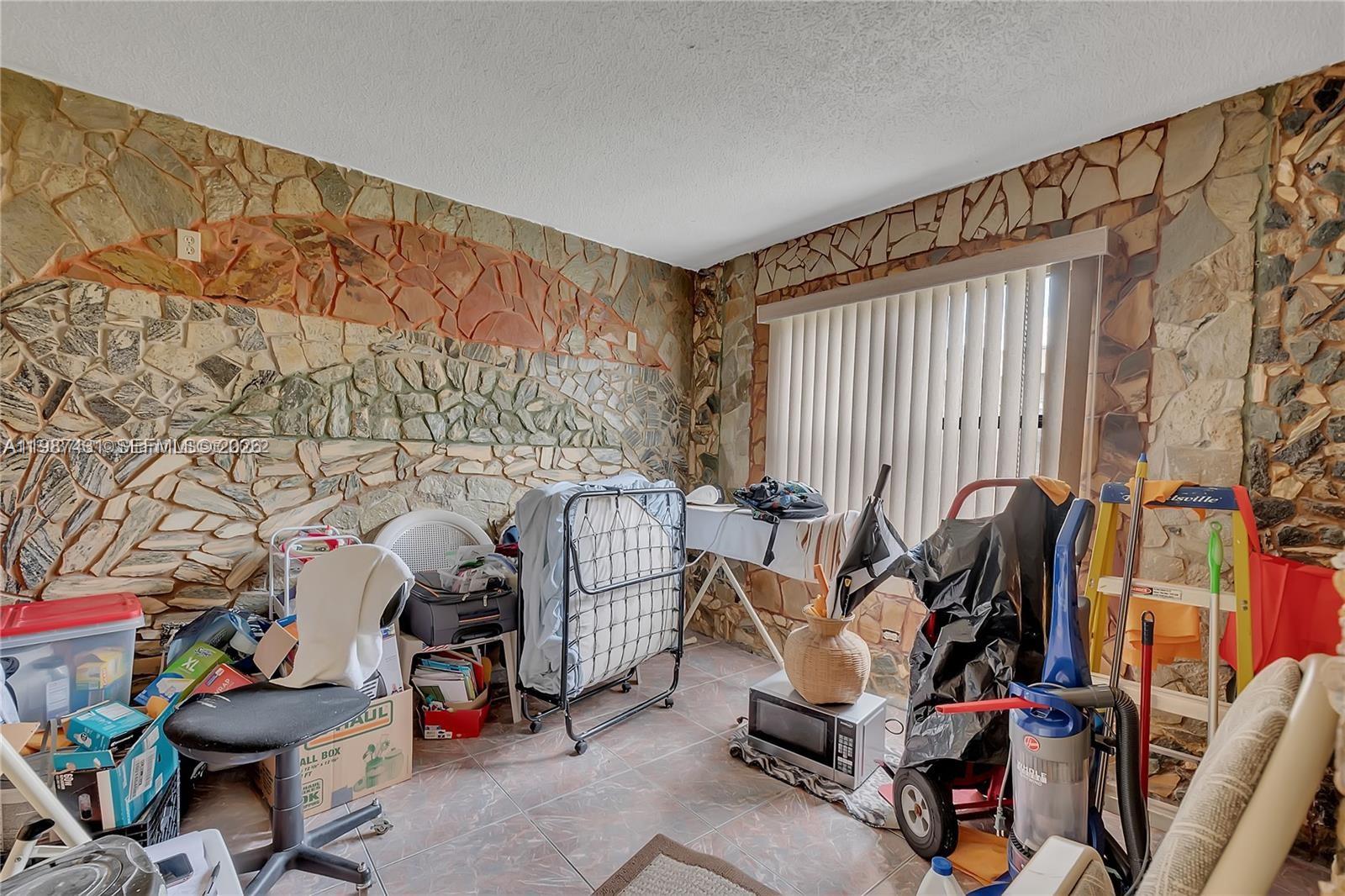 LAGO GRANDE CONDO THREE B - Residential