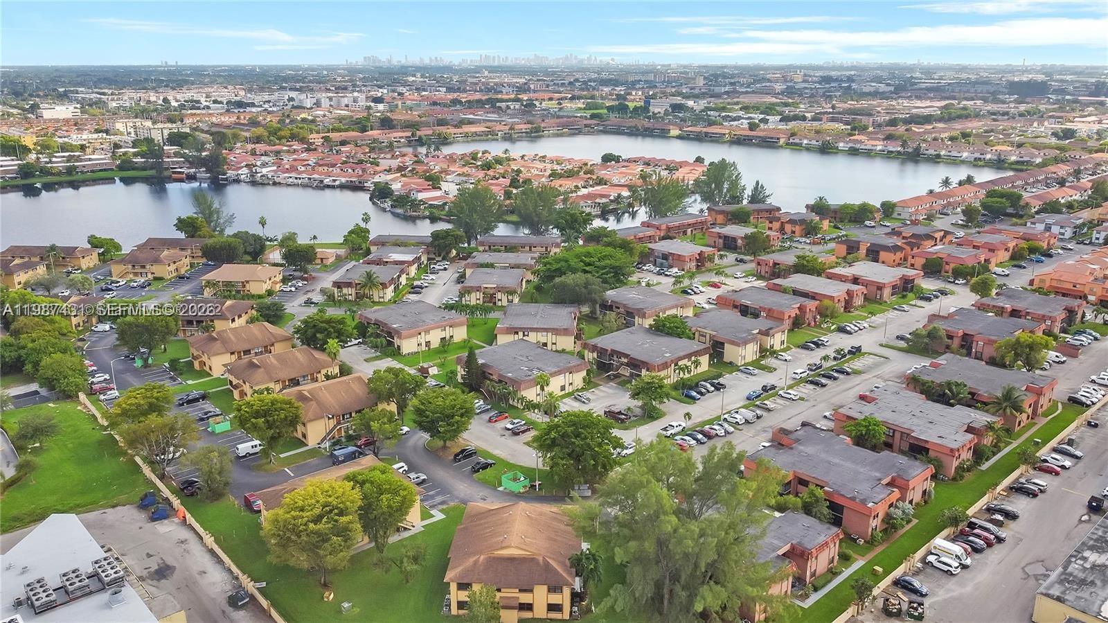 LAGO GRANDE CONDO THREE B - Residential